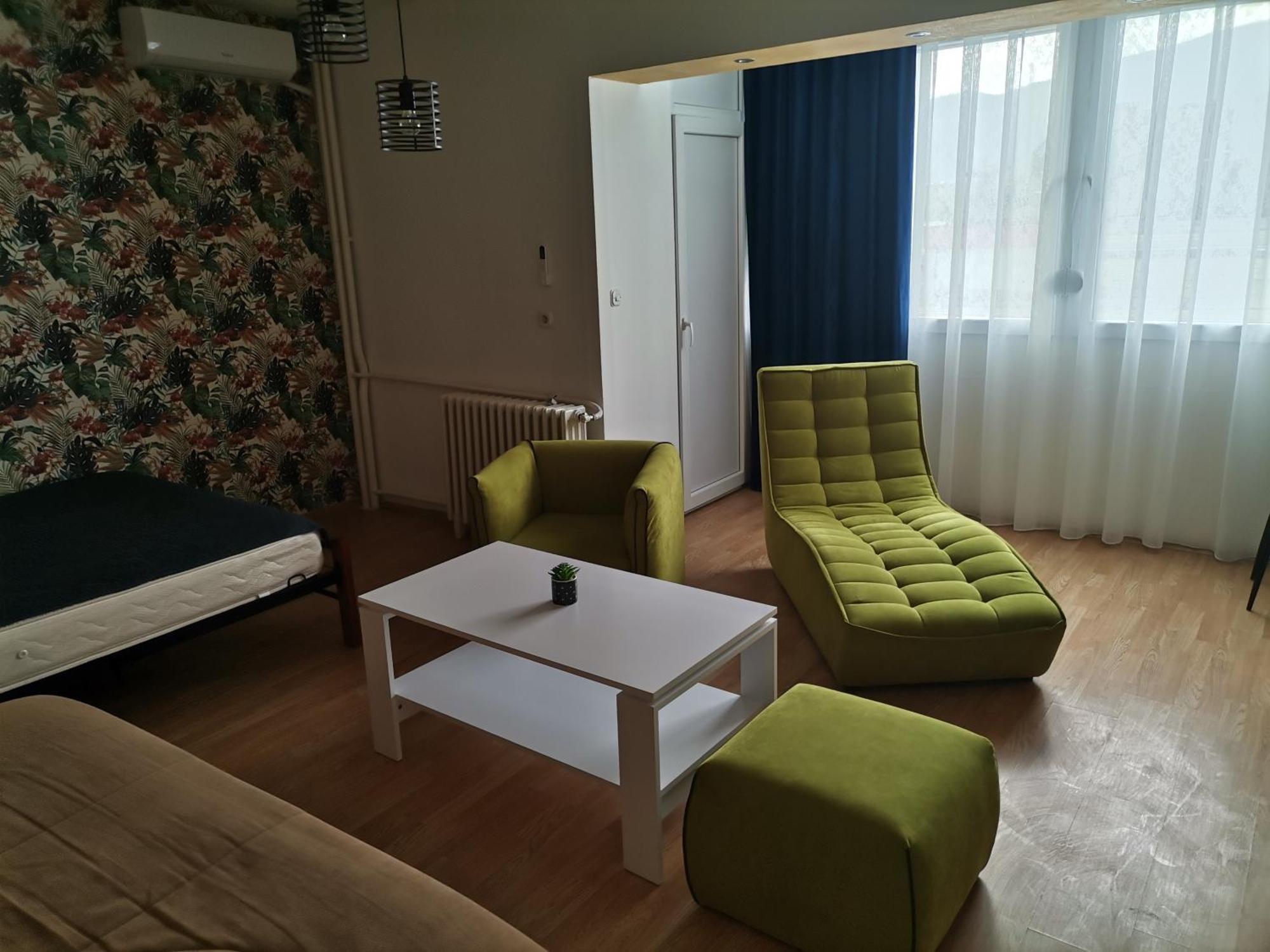 Calla 5 Apartment: Central Square Living with Secure Parking Skopje Exterior photo